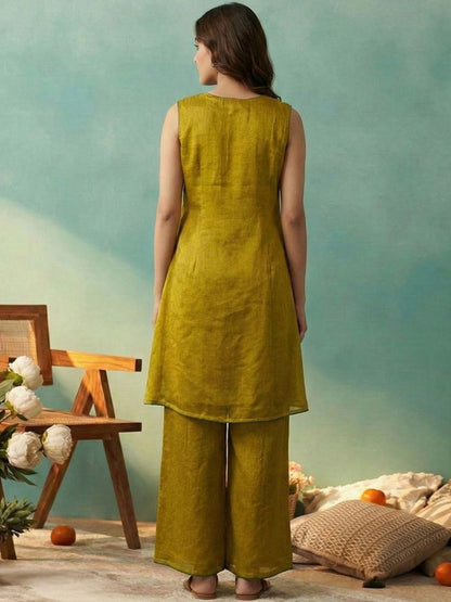Dhiyona CH Women Dyed Regular Kurta with Palazzos