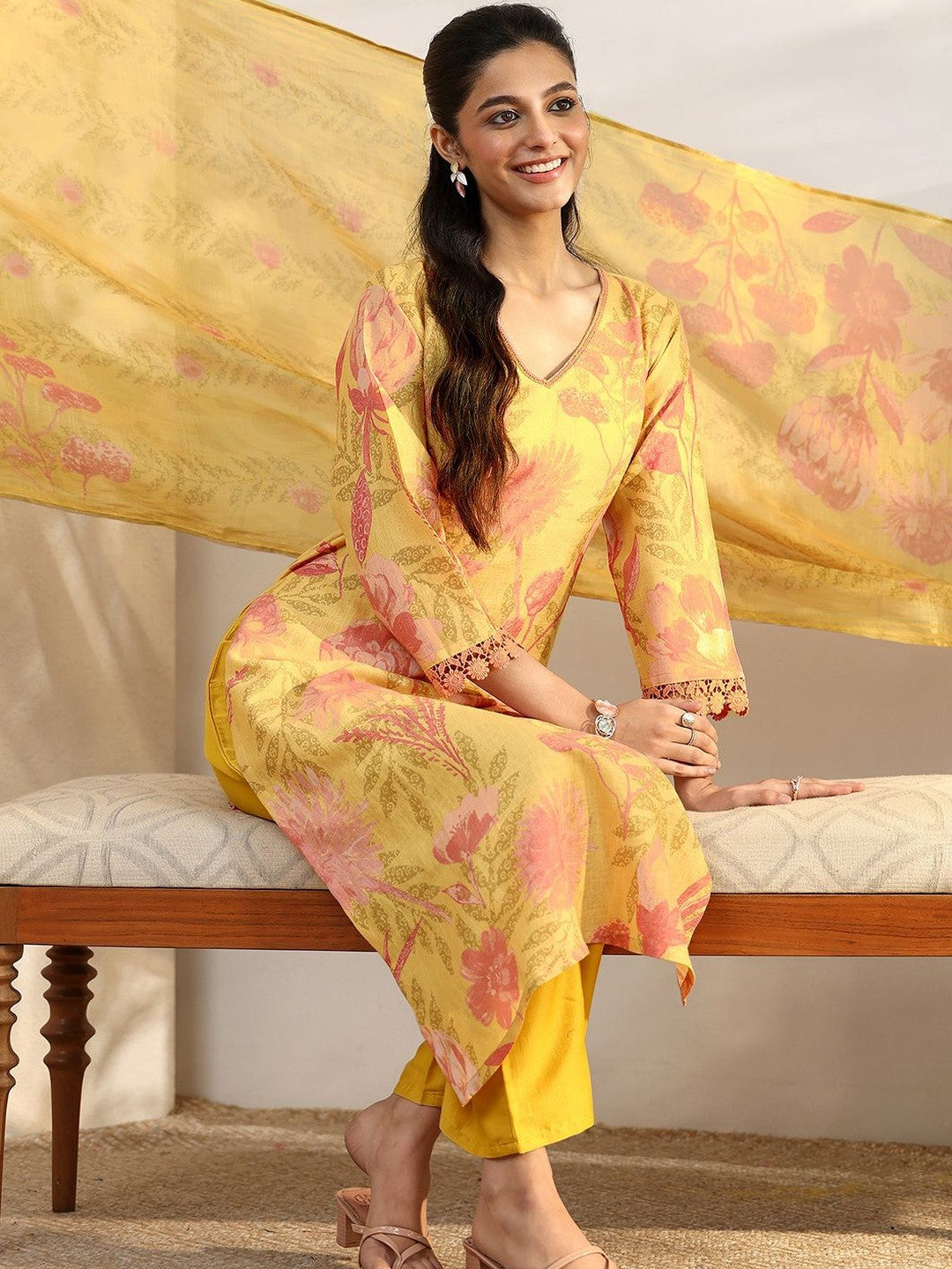 Women Floral Printed Regular Thread Work Linen Kurta with Trousers & With Dupatta