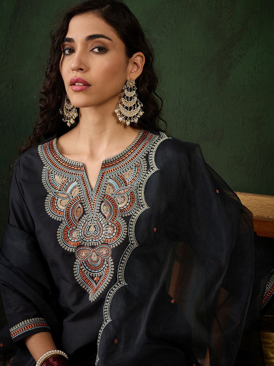 Ethnic Motifs Yoke Design Regular Thread Work Kurta & Trousers With Dupatta