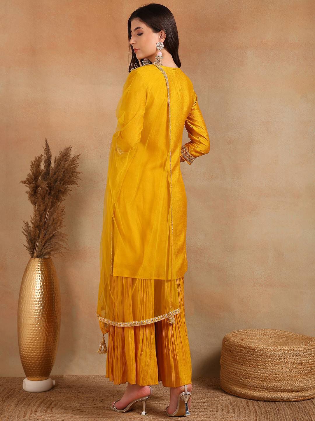 Dhiyona KL V-neck Ethnic Motifs Embroidered Regular Kurta with Sharara & With Dupatta