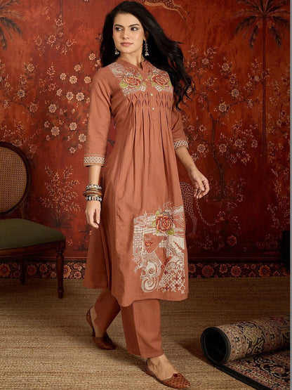 Women Floral Embroidered Regular Thread Work Kurta with Trousers