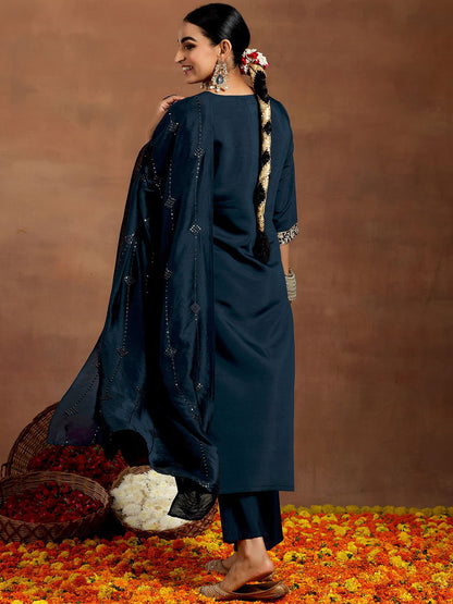 Women Floral Yoke Design Regular Republic Day Kurta with Trousers & With Dupatta