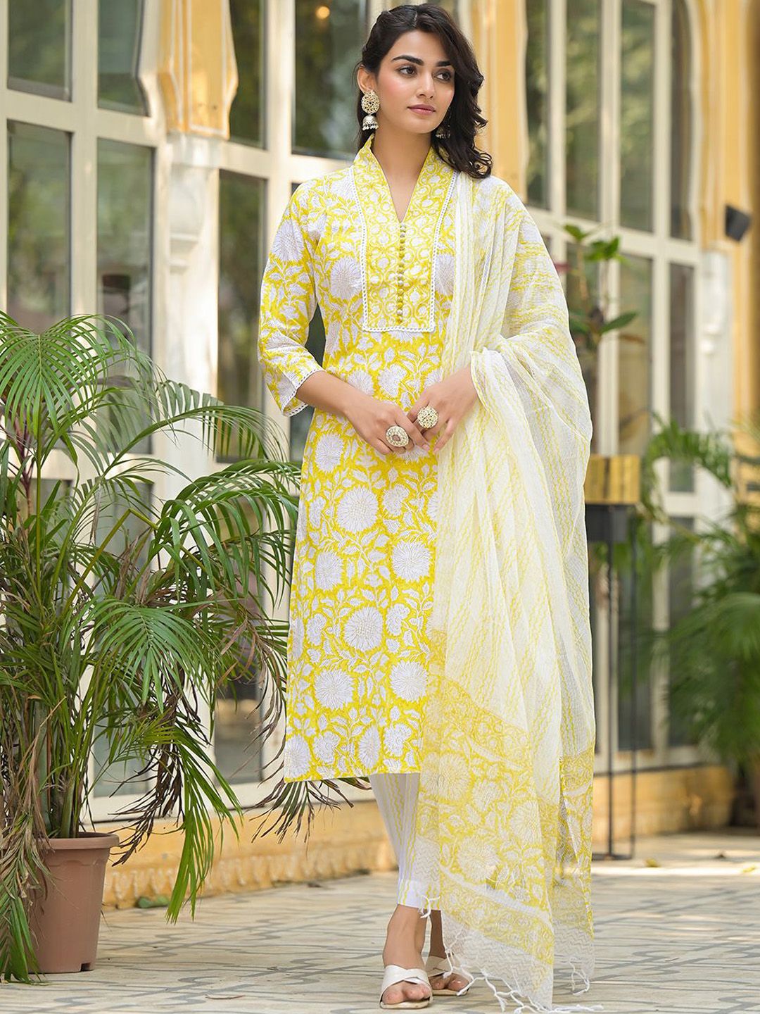 Dhiyona KL Floral Block Printed Pure Cotton V-Neck Straight Kurta with Trousers & Dupatta