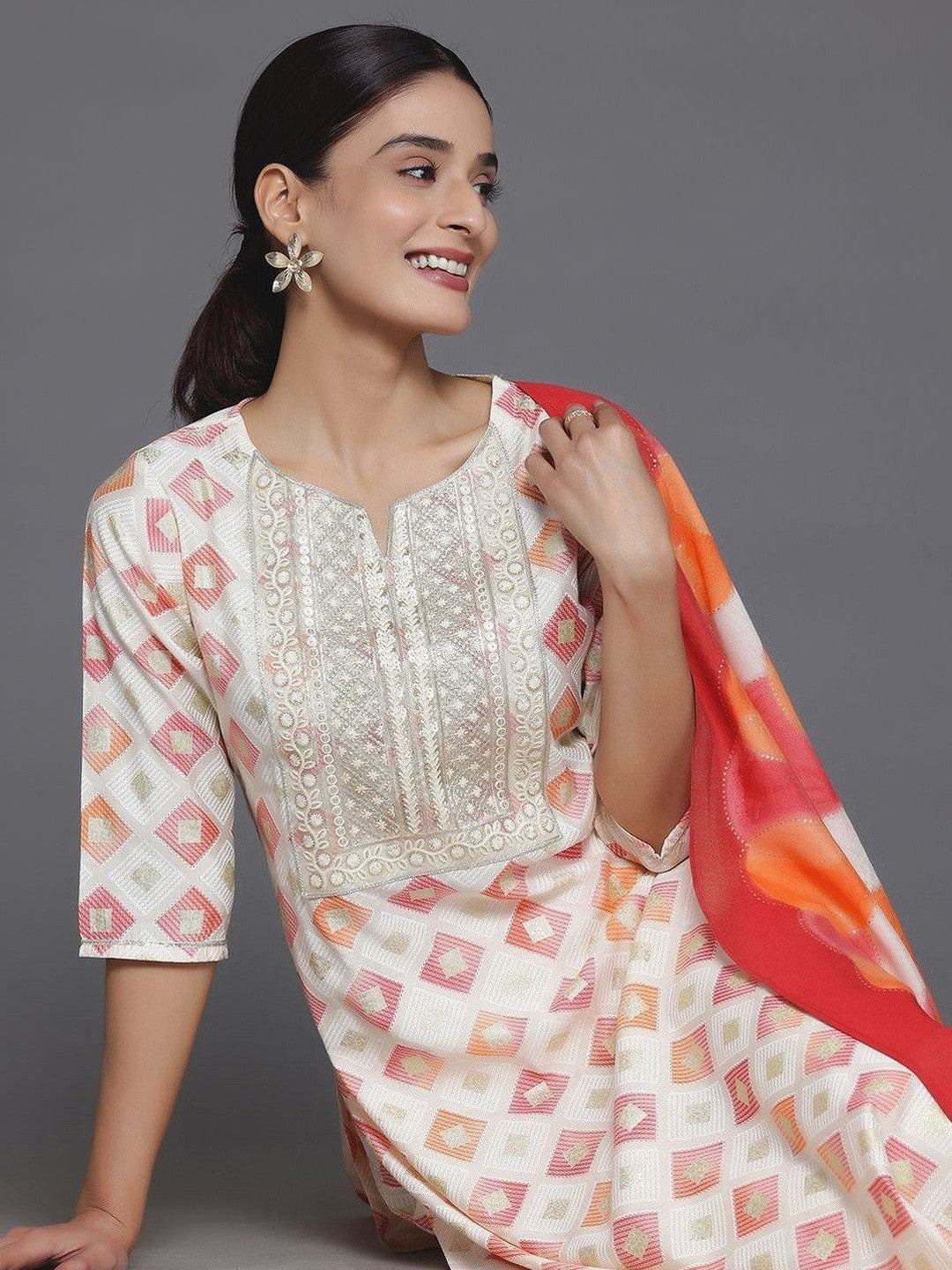 Women Printed Regular Thread Work Kurta with Trousers & With Dupatta