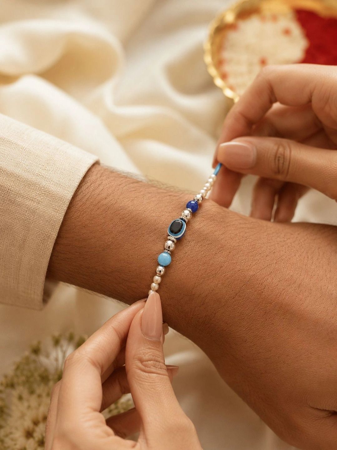 Dhiyona Rakhi