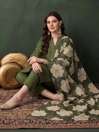 Women Regular Kurta with Trousers & With Dupatta