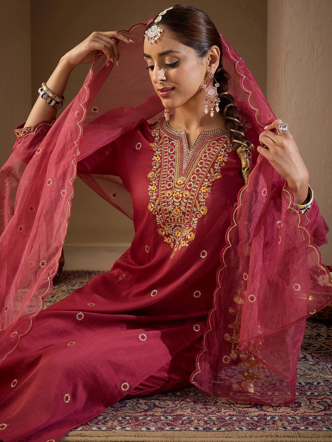 Dhiyona IE Women Floral Embroidered Regular Kurta with Trousers & With Dupatta