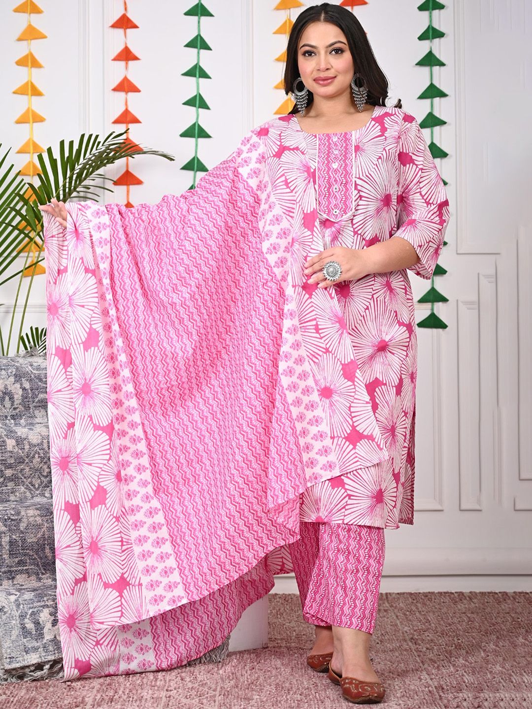 Dhiyona KL Floral Printed Pure Cotton Straight Kurta & Trousers With Dupatta