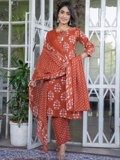 Dhiyona KL Women Floral Printed Regular Pure Cotton Kurta with Trousers & With Dupatta