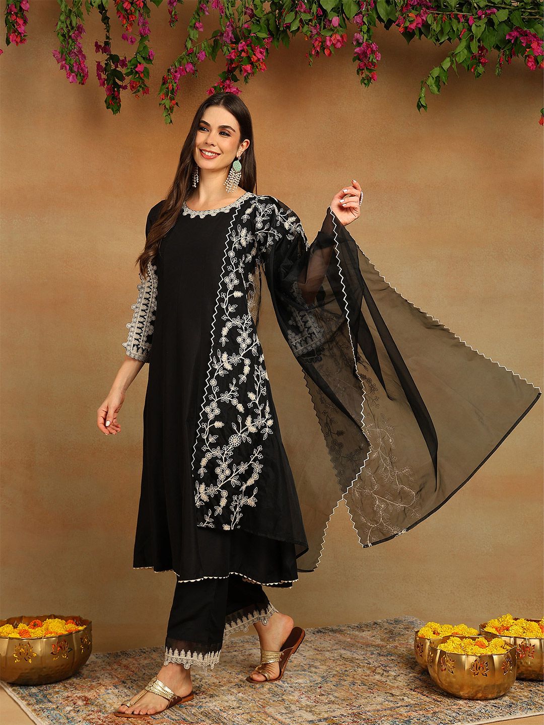 Dhiyona KL Rpund Neck Thread Work Anarkali Kurta with Palazzos & Dupatta
