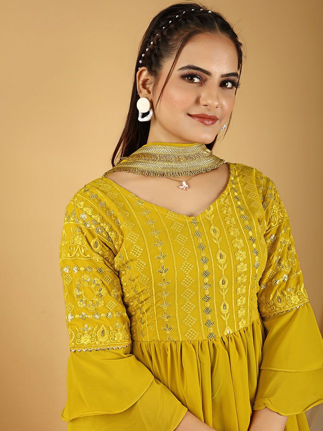 Dhiyona KL Floral Embroidered Regular Kurti With Sharara & Dupatta
