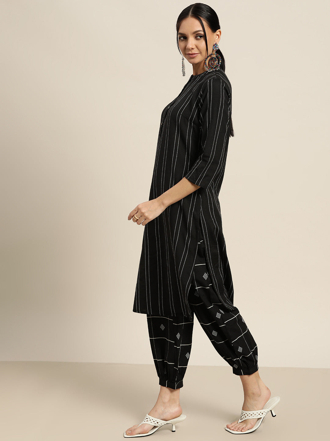 Women Black & White Embroidered Regular Thread Work Kurta with Salwar