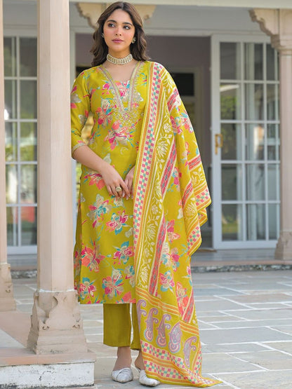 Dhiyona KL Women Floral Printed Regular Thread Work Kurta with Trousers & With Dupatta