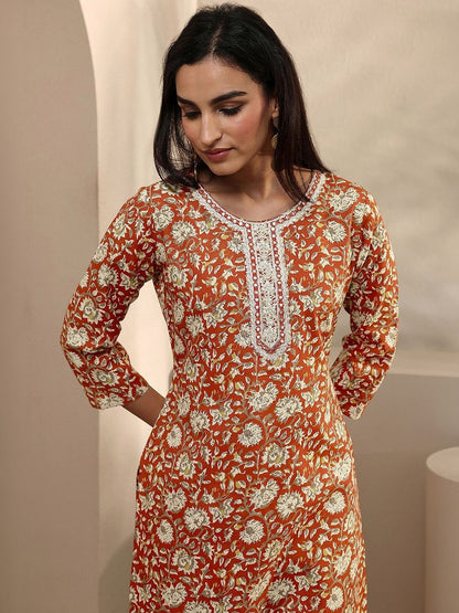 Women Floral Printed Regular Thread Work Kurta with Trousers & With Dupatta