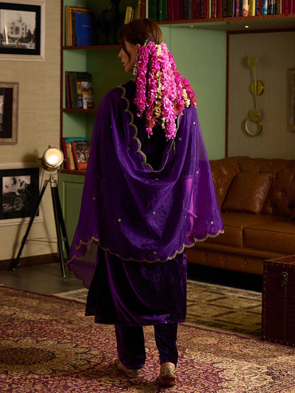 Dhiyona CH Women Ethnic Motifs Embroidered Regular Mirror Work Velvet Kurta with Trousers & With Dupatta