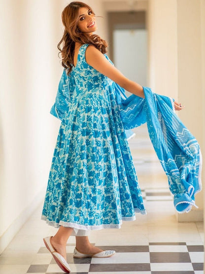 Dhiyona KL Floral Printed Scoop Neck Anarkali Kurta With Trousers & Dupatta