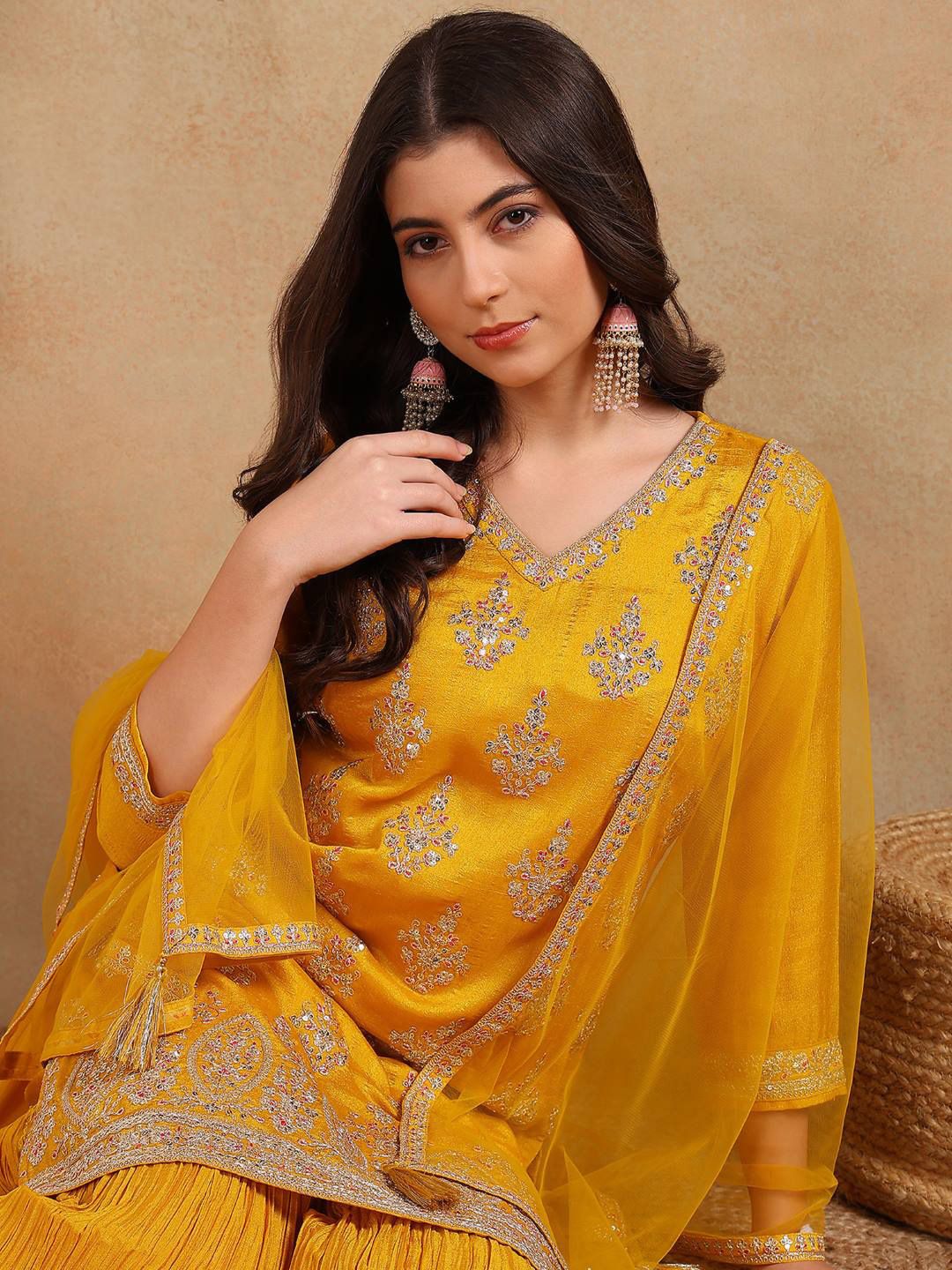 Dhiyona KL V-neck Ethnic Motifs Embroidered Regular Kurta with Sharara & With Dupatta