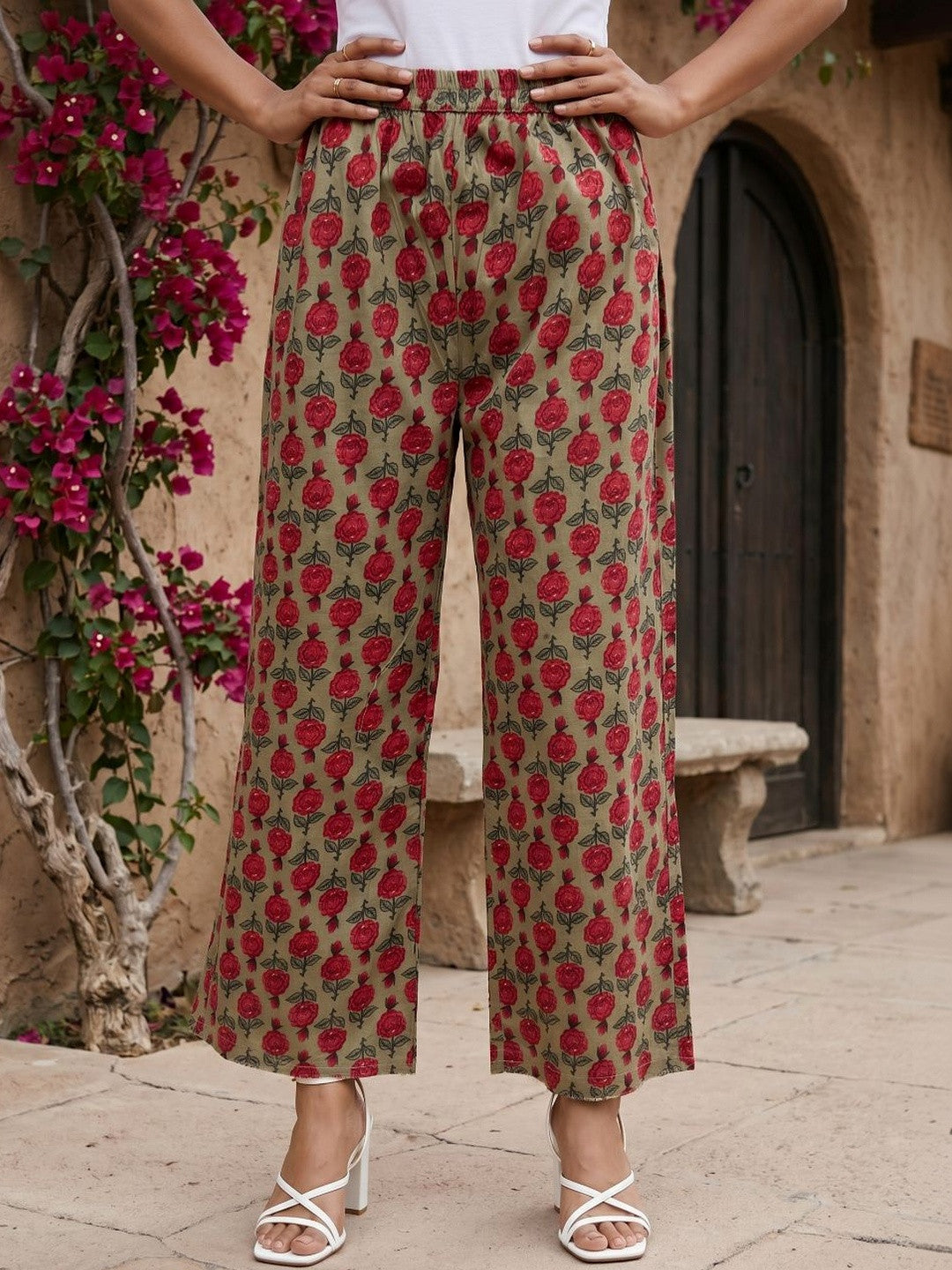 Printed Round Neck Kurta With Trousers