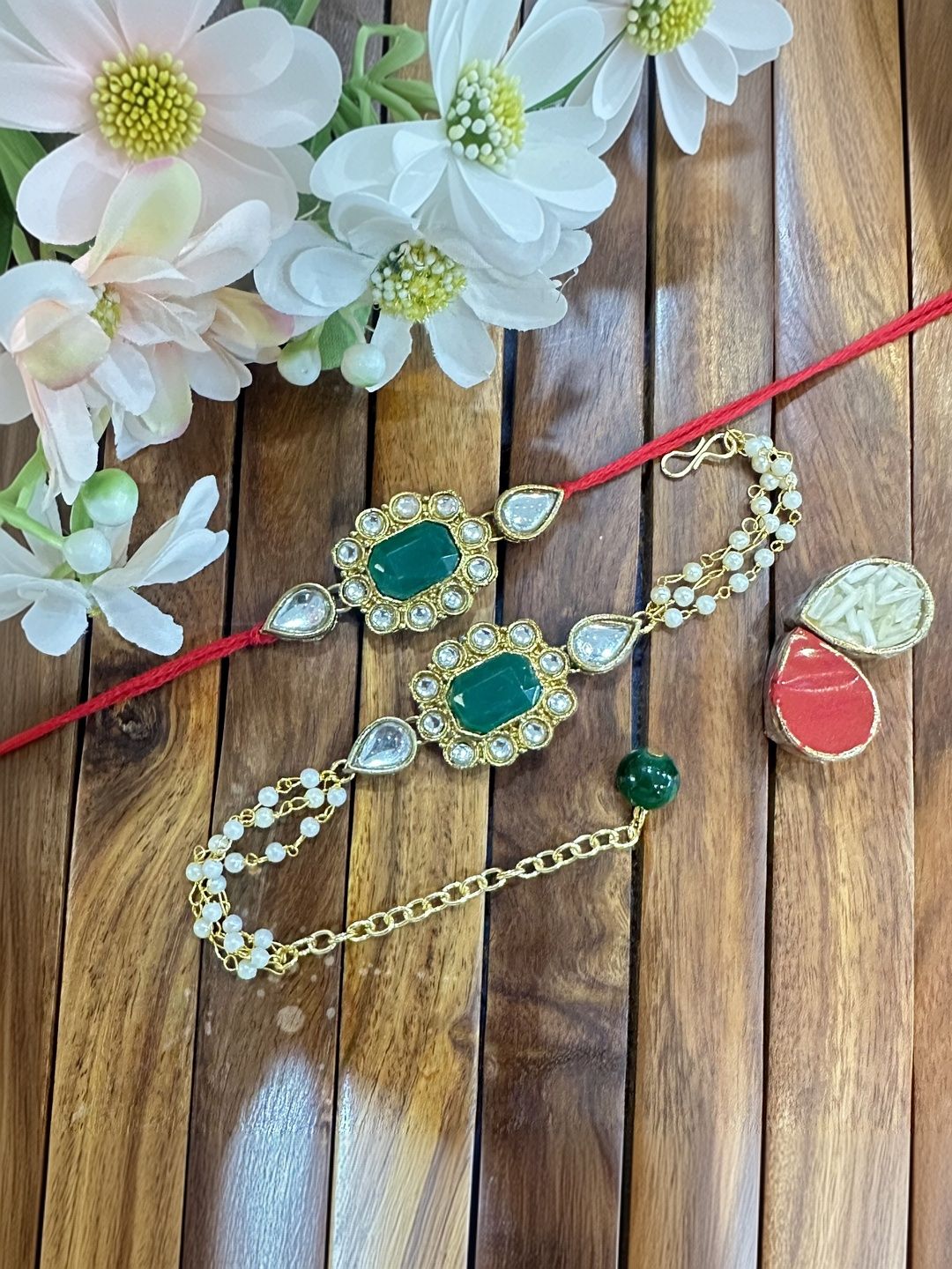 Dhiyona Rakhi