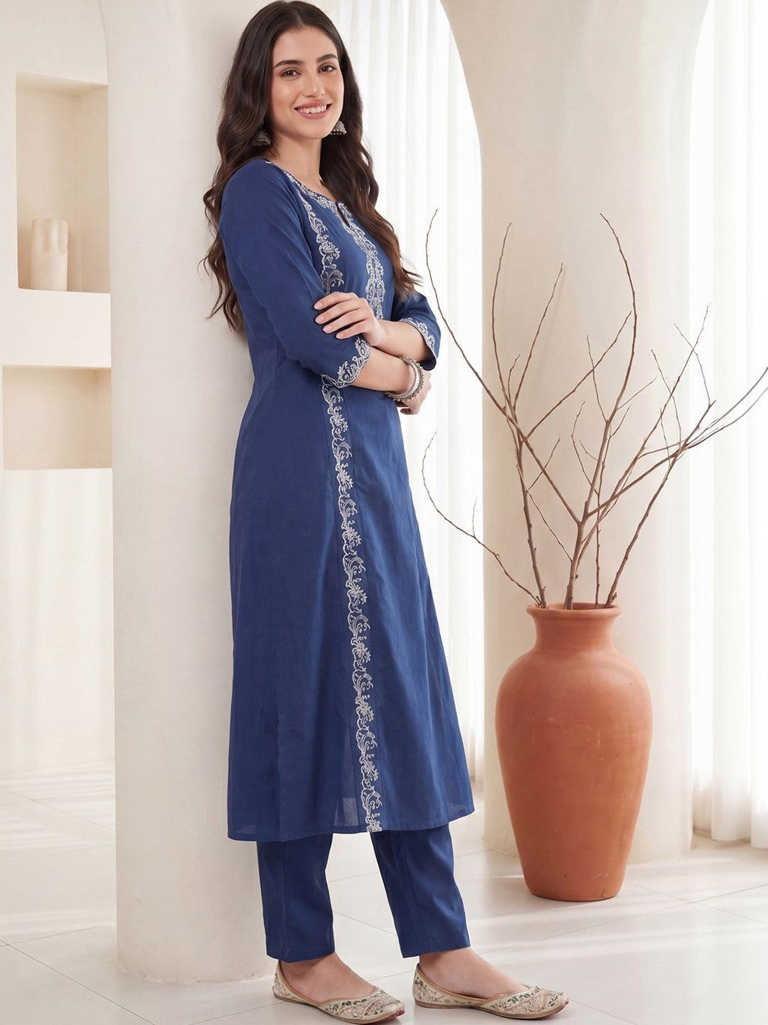Women Ethnic Motifs Embroidered Regular Thread Work Pure Cotton Kurta with Trousers