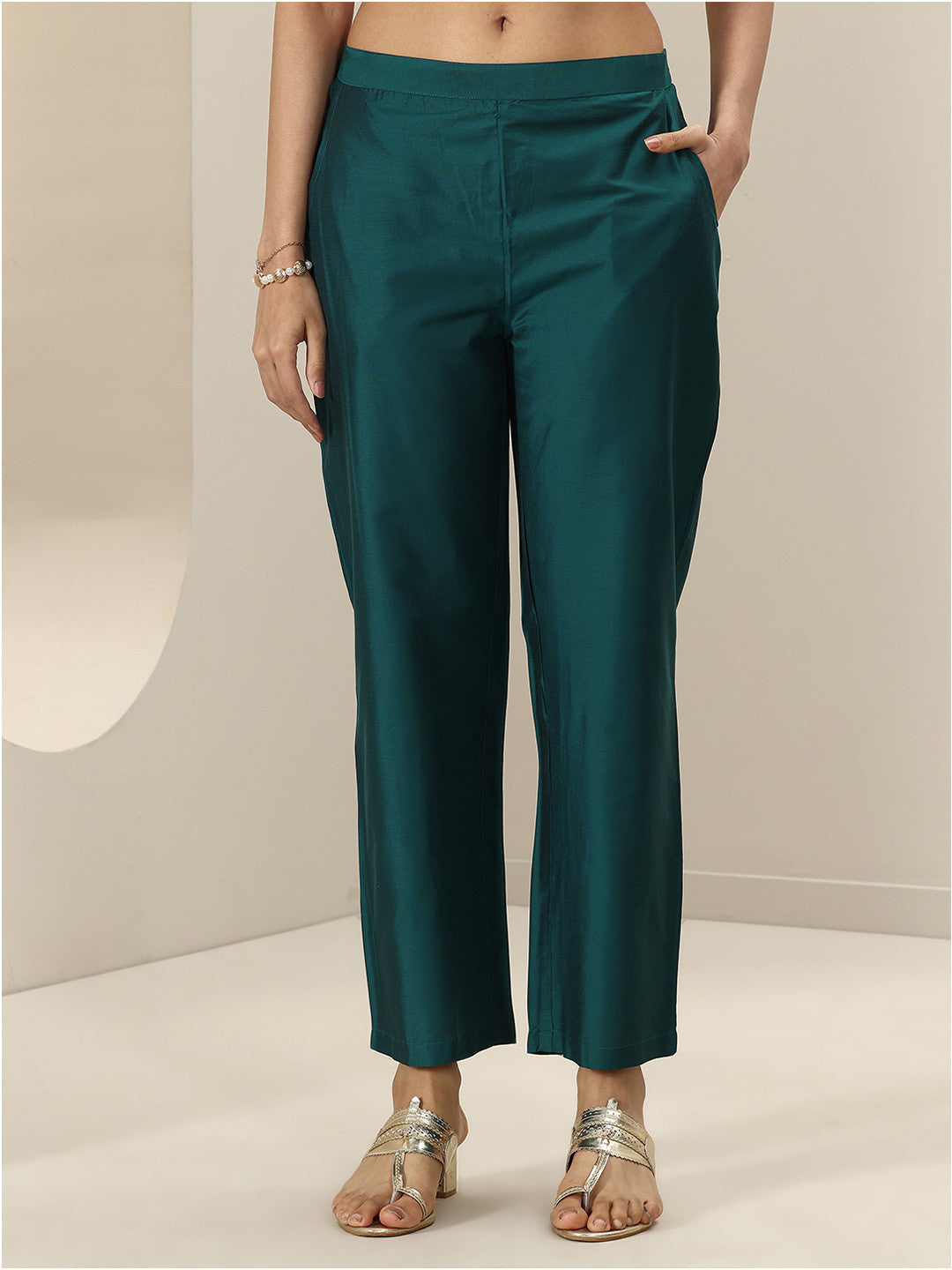 Women Floral Embroidered Regular Sequinned Kurta with Trousers & With Dupatta