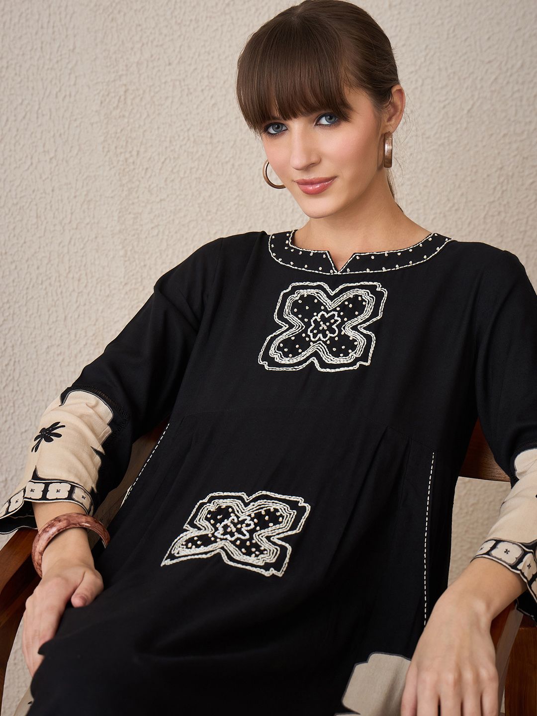 Dhiyona IE Floral Embroidered Notch Neck Empire Thread Work A-Line Kurta With Palazzo
