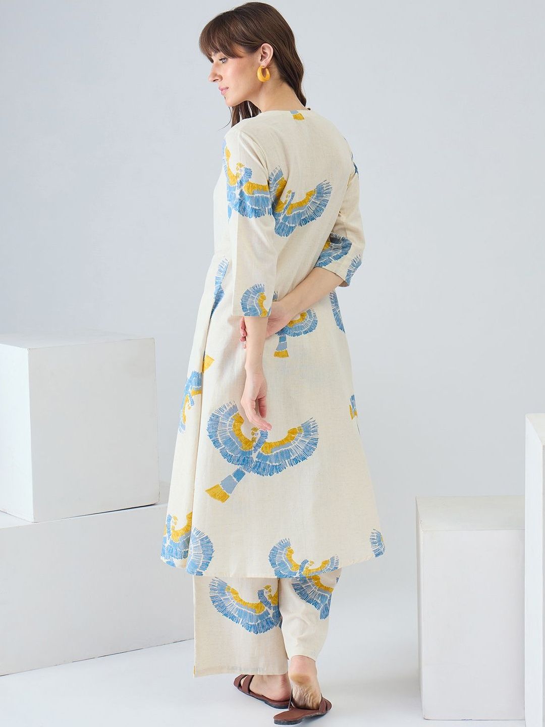 Women Printed Regular Thread Work Pure Cotton Kurta with Trousers