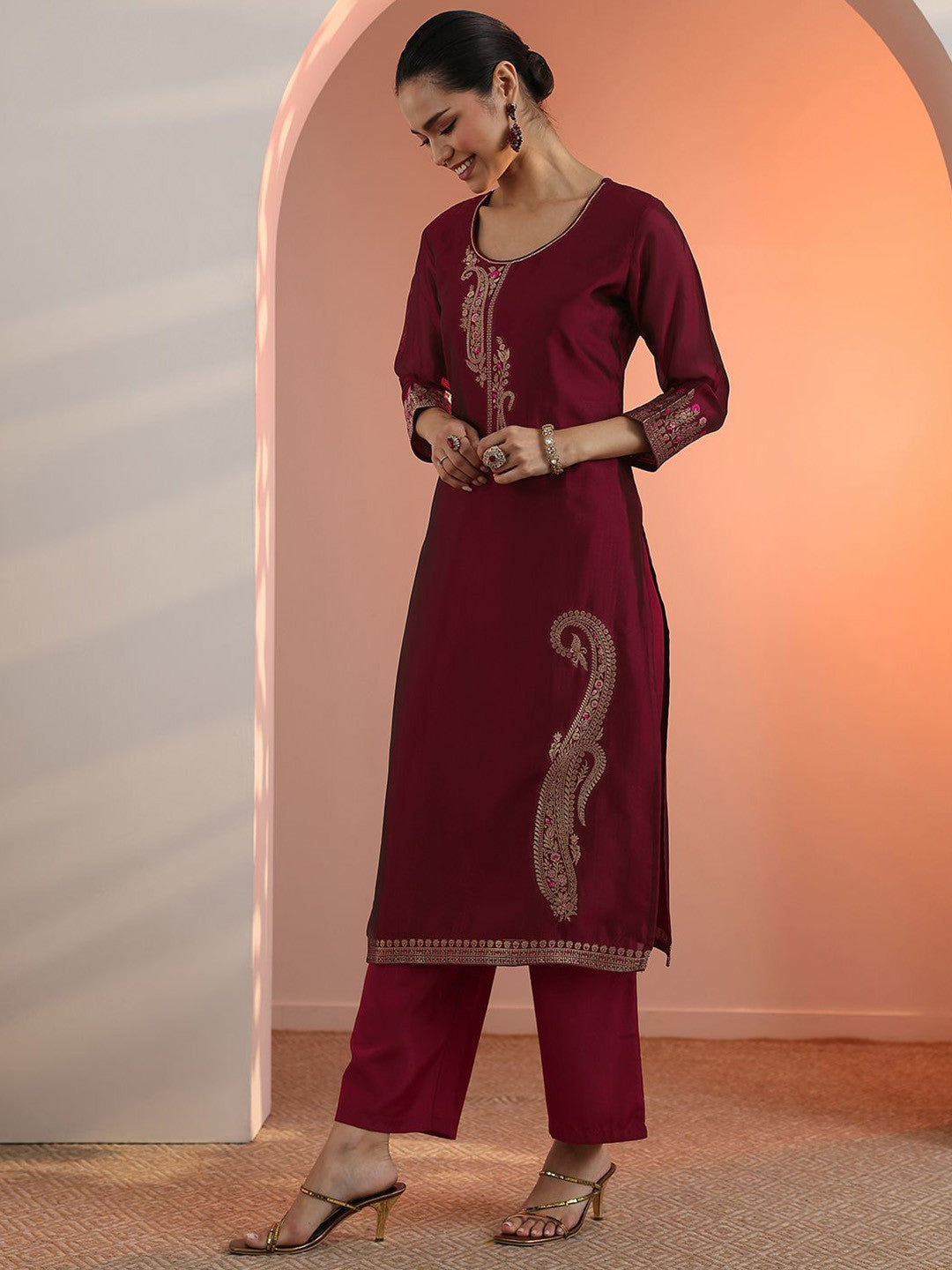 Women Paisley Printed Kurta with Trousers & Dupatta