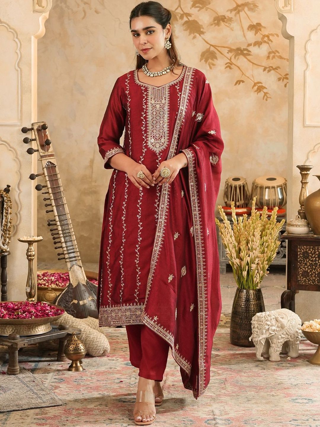 Dhiyona IE Women Ethnic Motifs Embroidered Regular Sequinned Kurta Set With Dupatta