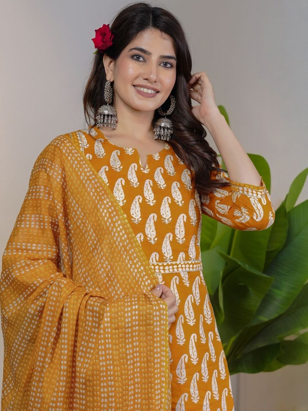 Dhiyona KL Paisley Printed Regular V-Neck Pure Cotton Straight Kurta With Trousers & Dupatta