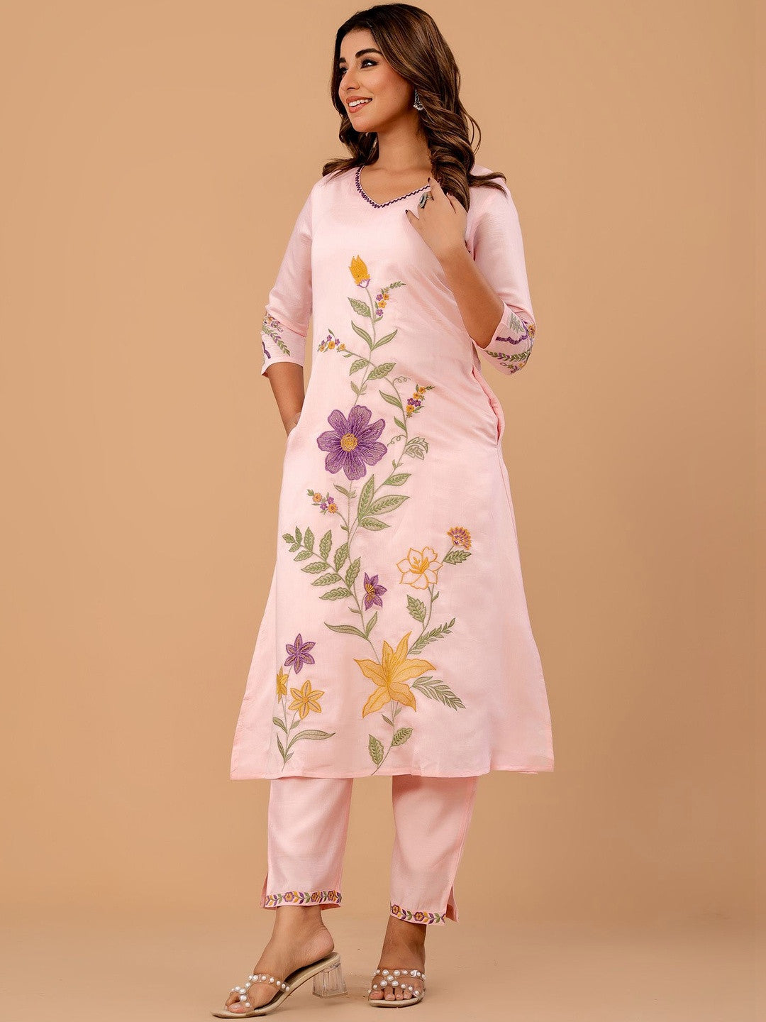 Women Floral Embroidered Regular Thread Work Kurta with Trousers