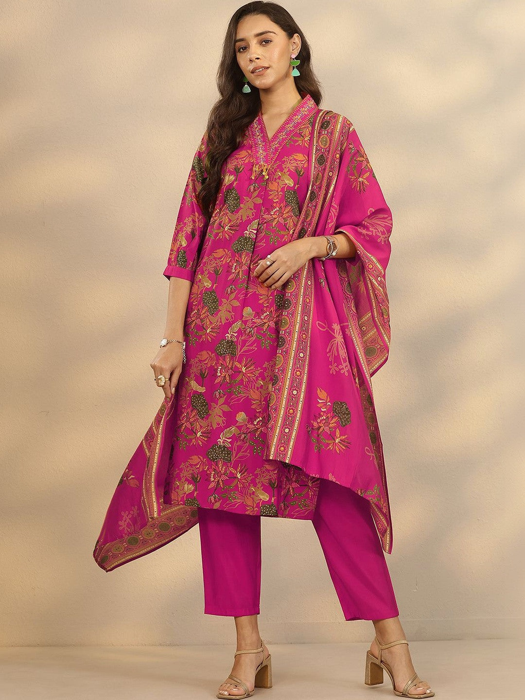 Women Floral Printed Regular Kurta with Trousers & With Dupatta
