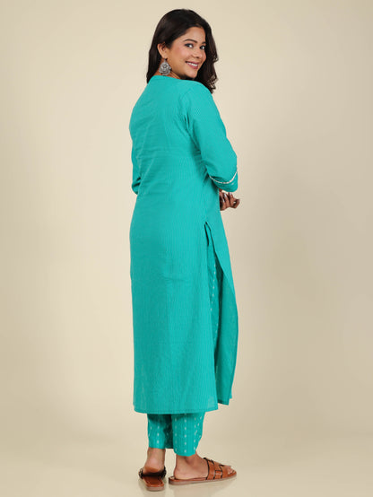Women's Cotton Turquoise Straight Kurta