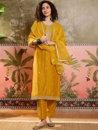 Embroidered Round Neck Kurta & Trousers Kurta Set