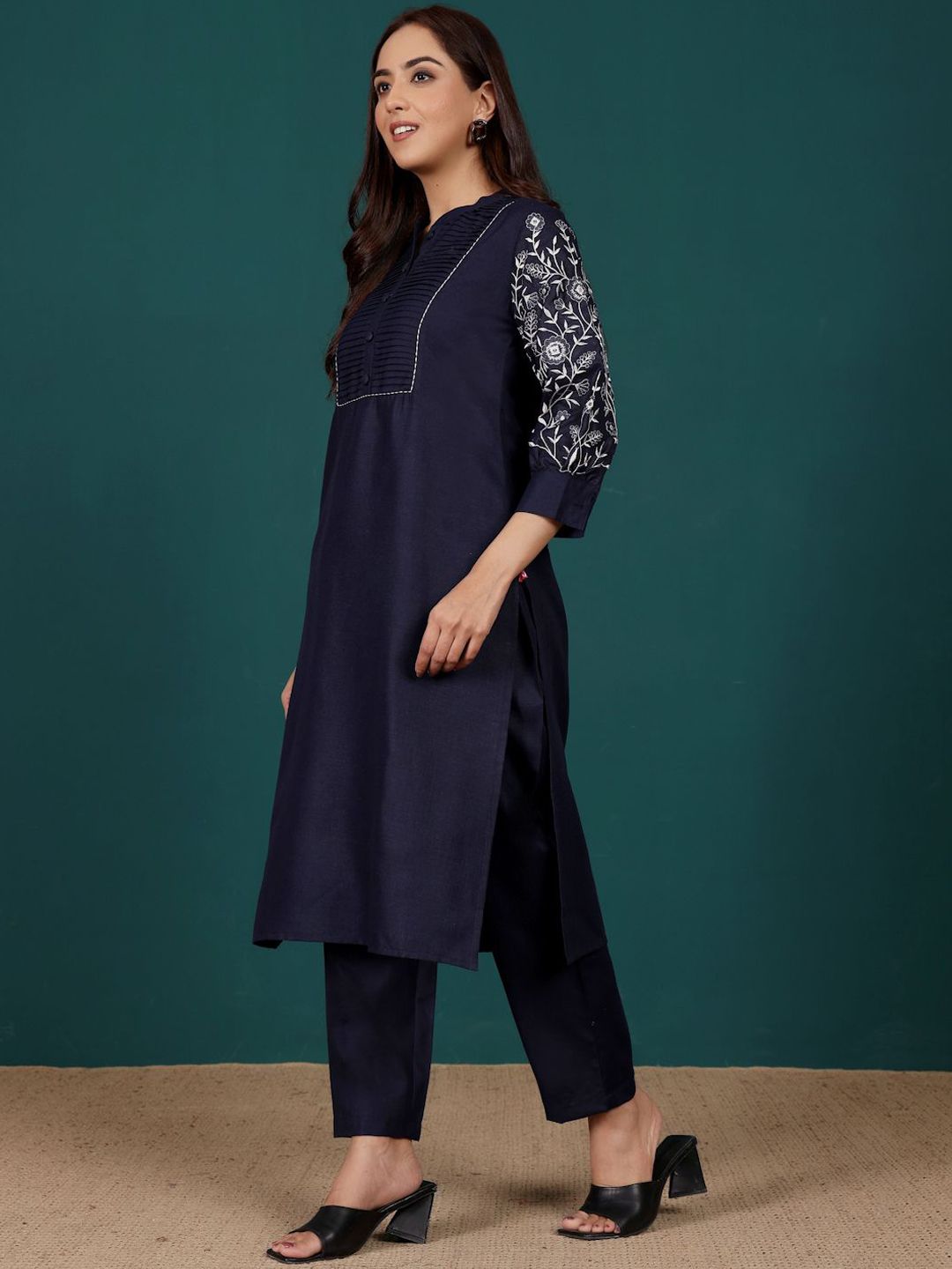 Navy Blue Women Regular Thread Work Kurta with Trousers