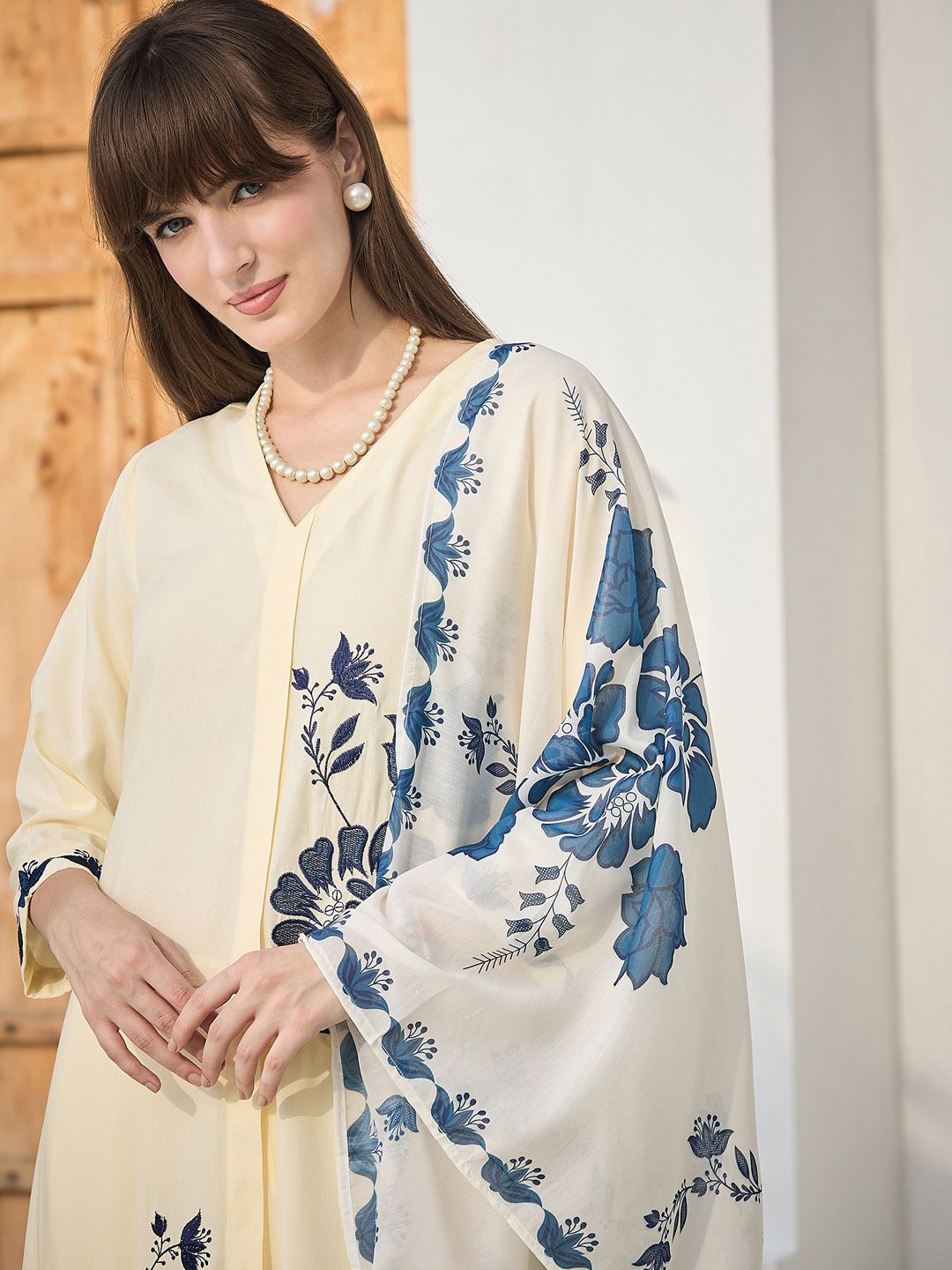 Dhiyona IE Floral Printed Straight Kurta With Palazzos & Dupatta