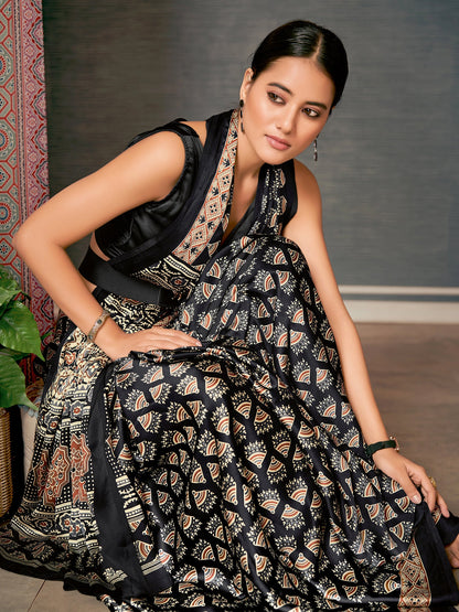 Women's Crepe Black Digital Print Designer Saree With Blouse Piece