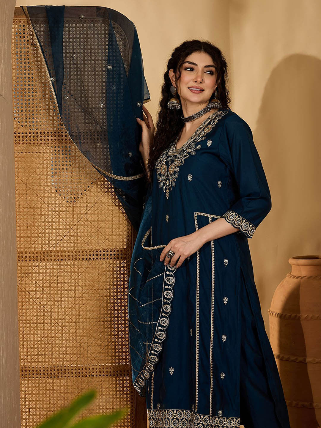 Dhiyona SN Women Ethnic Motifs Printed Kurta with Trousers & Dupatta