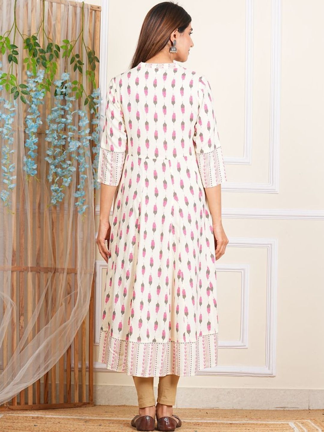 Dhiyona KL Floral Printed Mandarin Collar Anarkali Kurta With Leggings And Dupatta