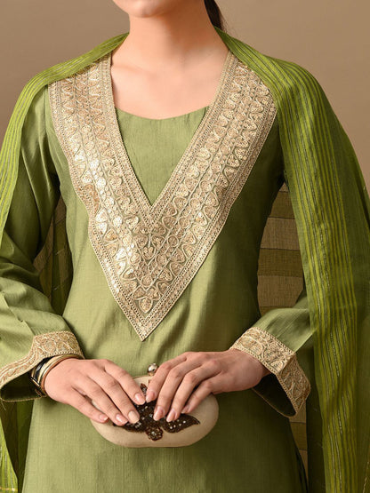 Embroidered Round Neck Long Sleeves Straight Kurta & Trousers With Dupatta