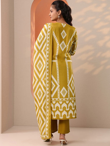 Women Printed Regular Kurta with Trousers & With Dupatta
