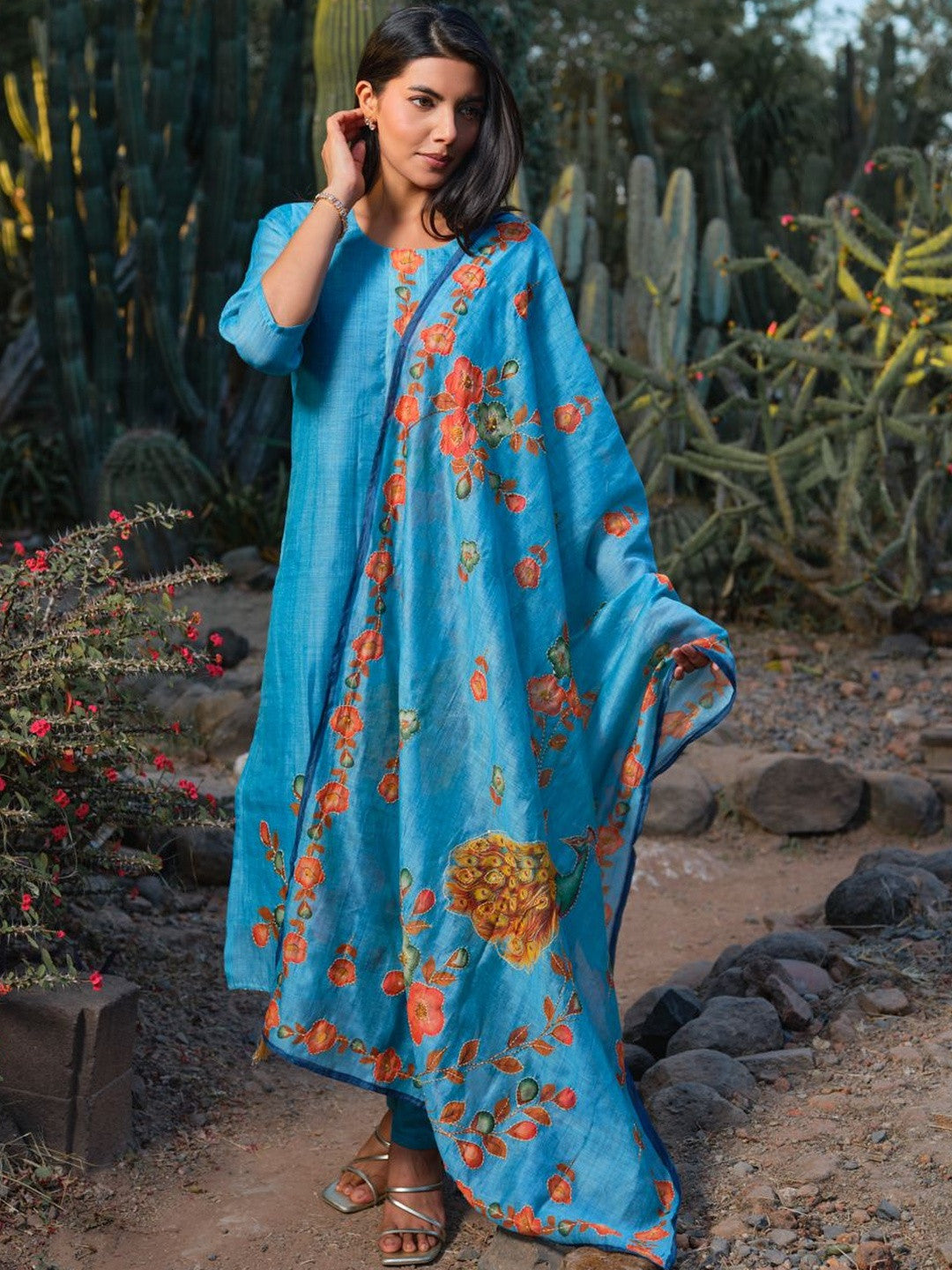 Floral Printed Round Neck Straight Kurta & Trousers With Dupattta