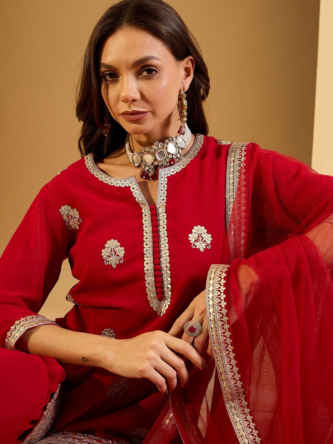 Dhiyona IN Women Floral Embroidered Regular Kurta with Sharara & With Dupatta