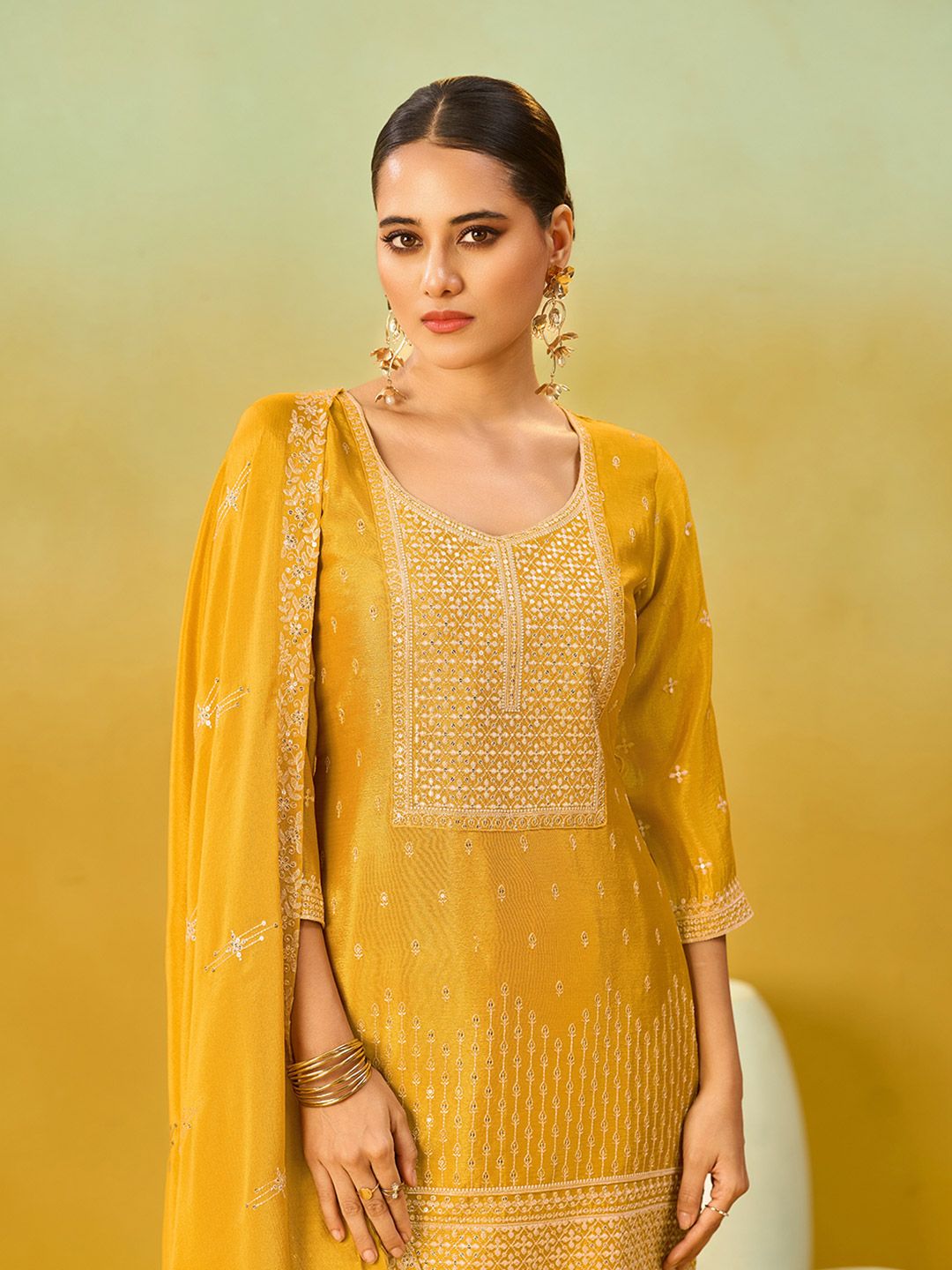 Dhiyona KL Women Ethnic Motifs Embroidered Regular Thread Work Kurta with Sharara & With Dupatta
