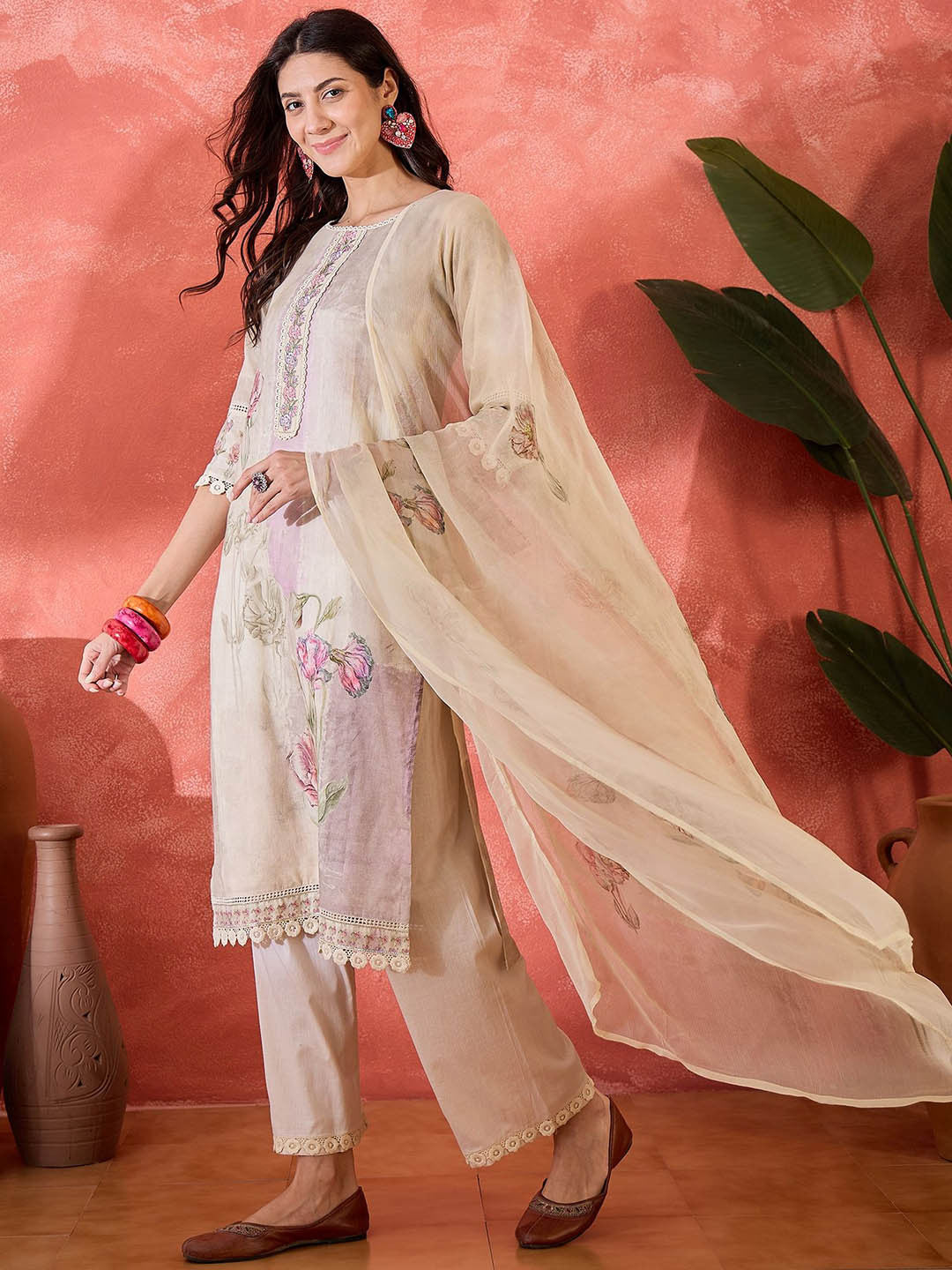 Women Floral Embroidered Linen Kurta with Trousers & Dupatta