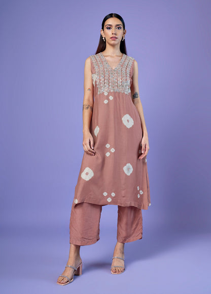 Gehraai Kurta Set