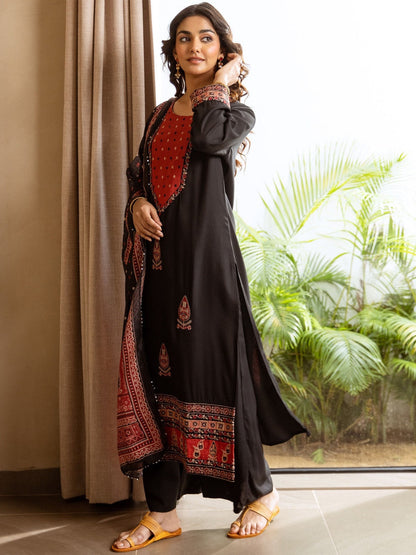 Ethnic Motifs Embroidered Thread Work Kurta With Palazzo & Dupatta