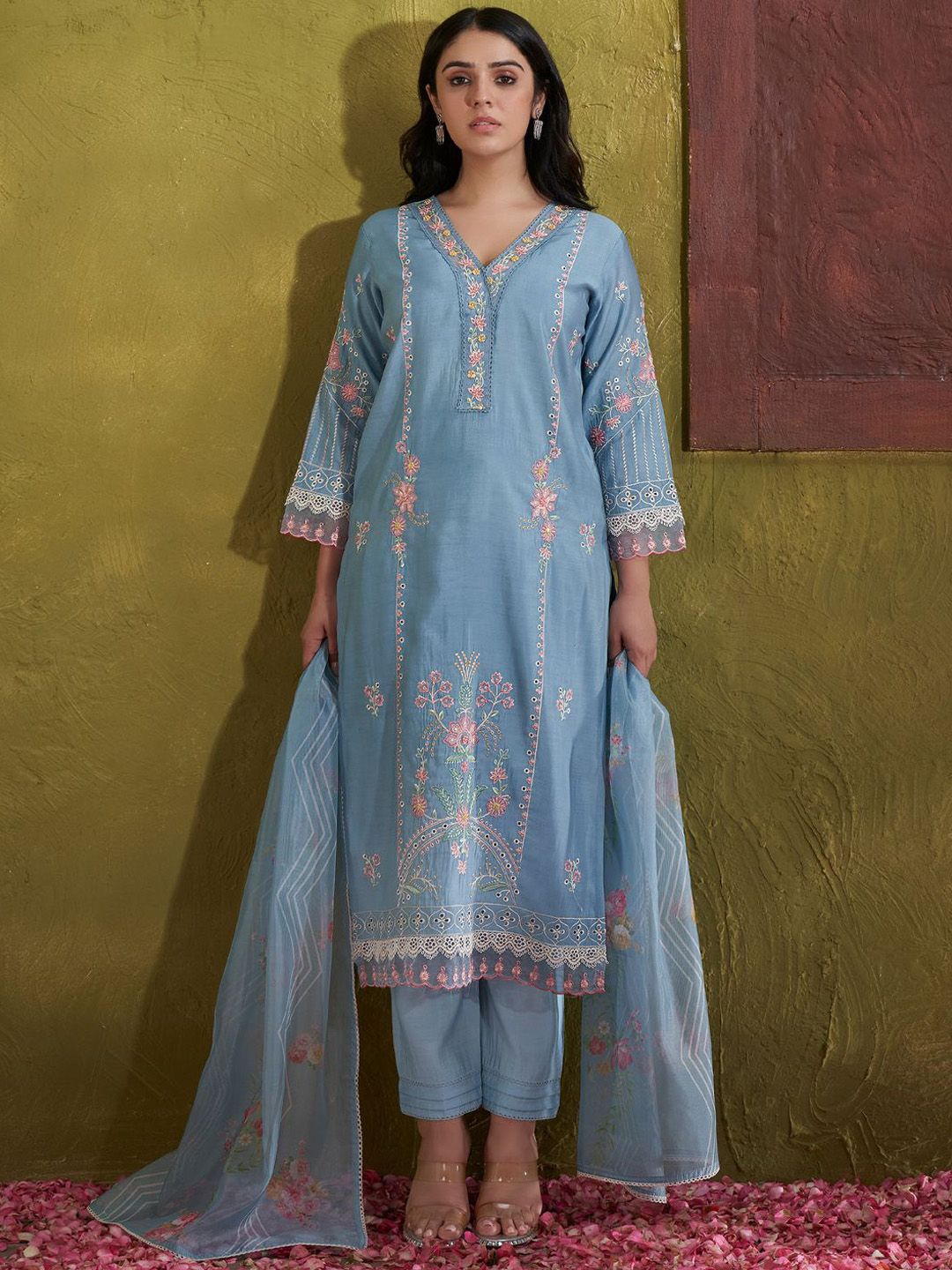 Dhiyona IE Women Floral Embroidered Regular Thread Work Kurta with Trousers & With Dupatta