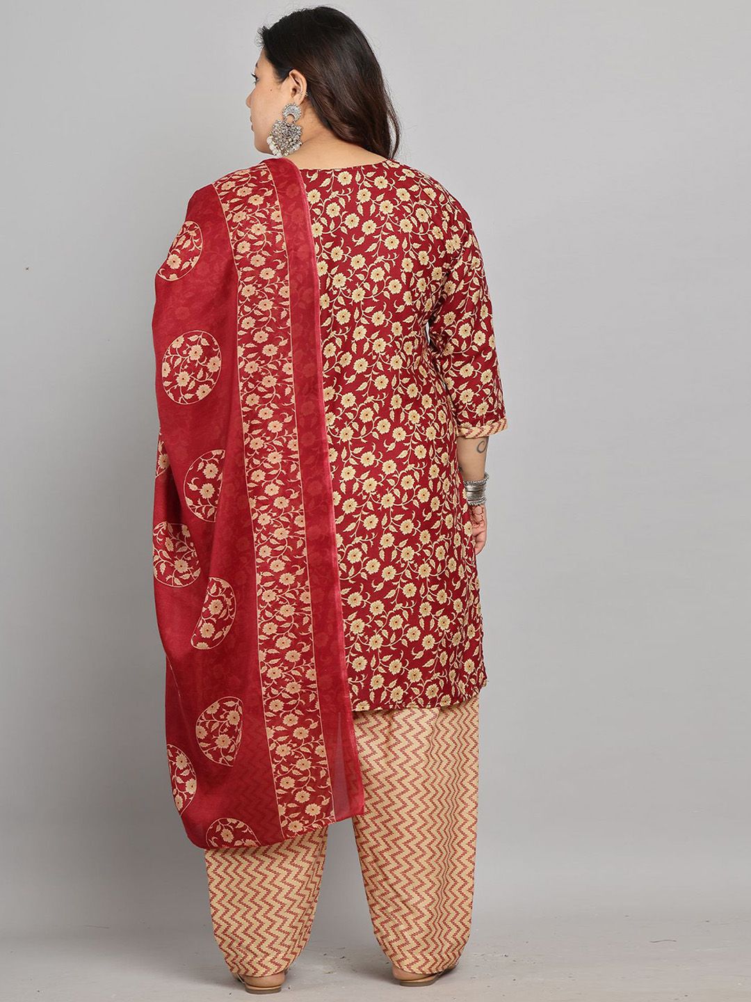 Dhiyona KL Floral Printed V-Neck Straight Kurta With Salwar & Dupatta