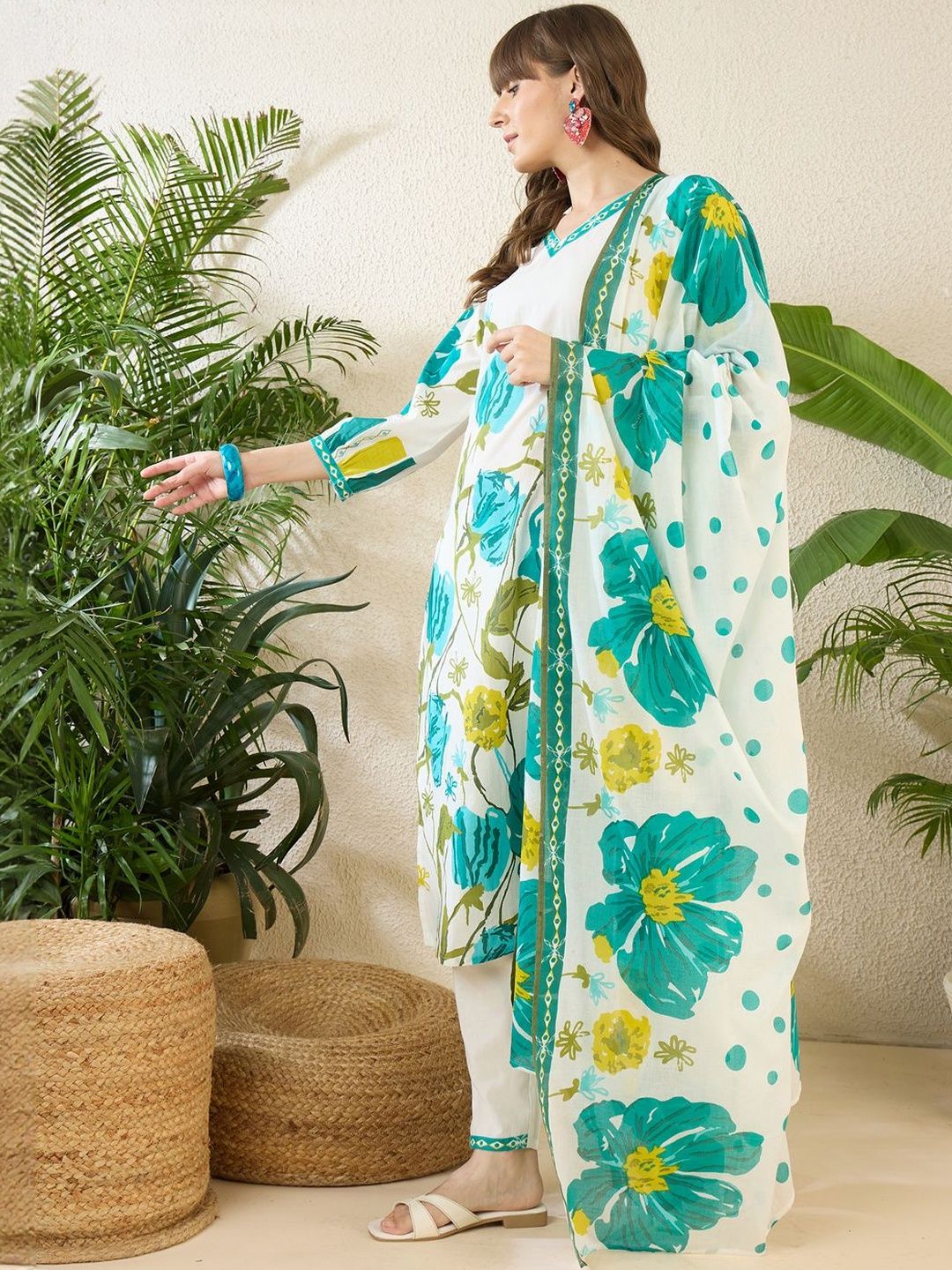 Women Floral Printed Regular Pure Cotton Kurta with Trousers & With Dupatta